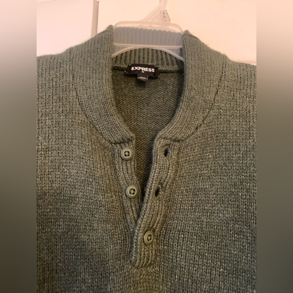 Express Sweater - Picture 2 of 3